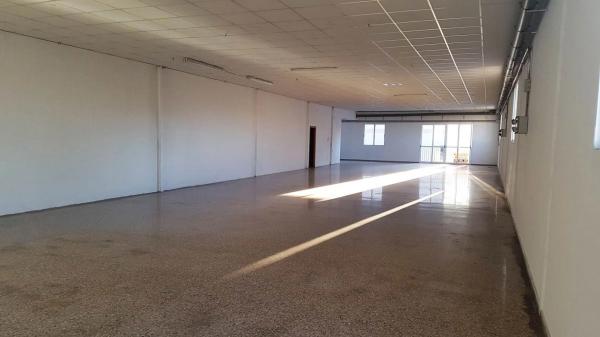 Nave en Barrio San Crispín