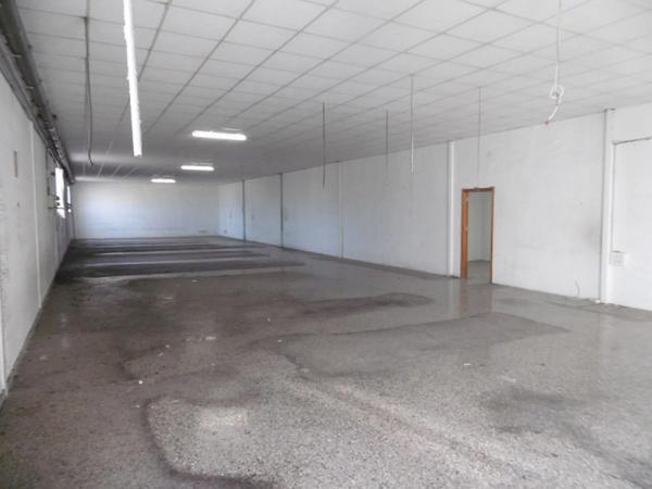 Nave en Barrio San Crispín