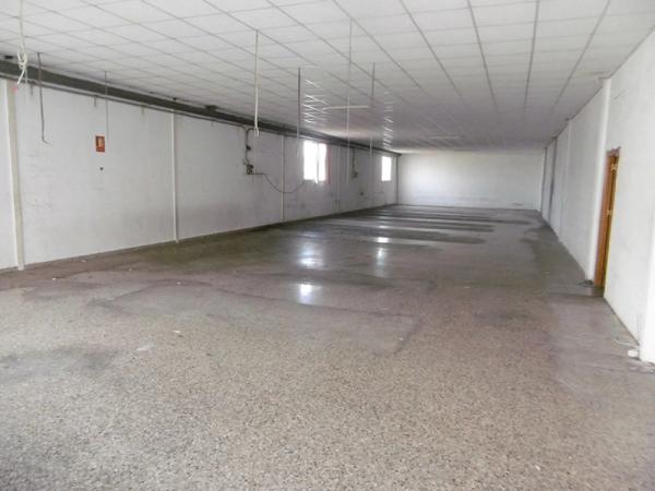 Nave en Barrio San Crispín