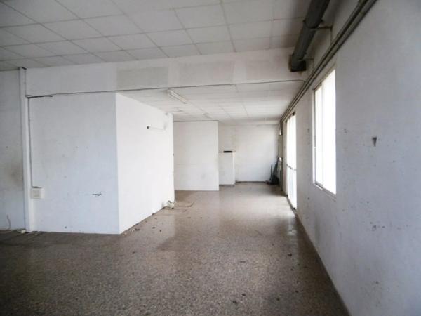 Nave en Barrio San Crispín