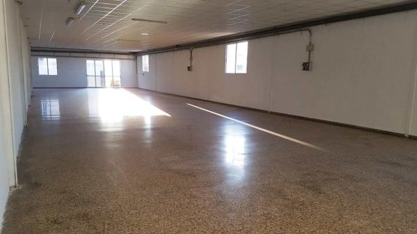 Nave en Barrio San Crispín