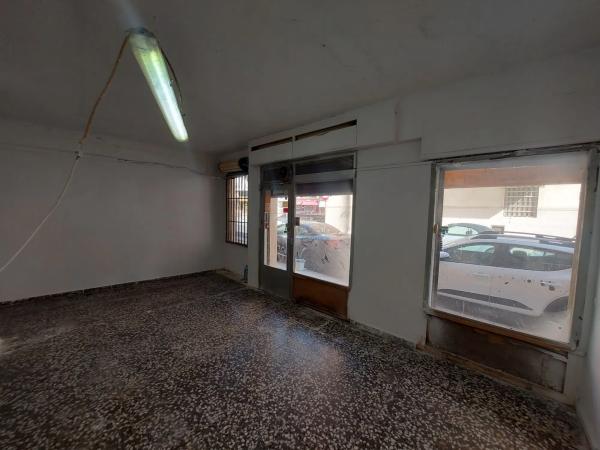 Local en calle Germans Navarro Caracena