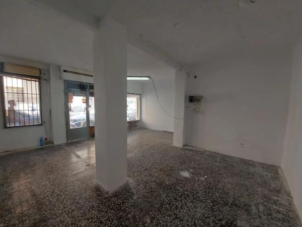 Local en calle Germans Navarro Caracena