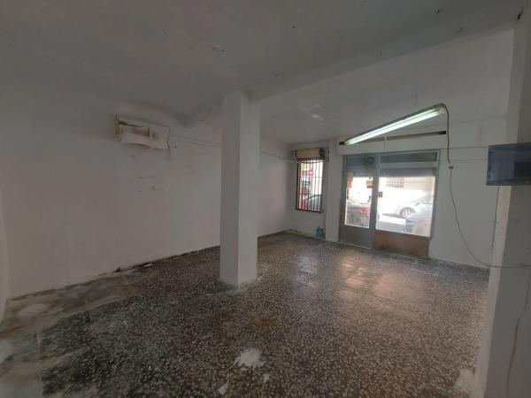 Local en calle Germans Navarro Caracena