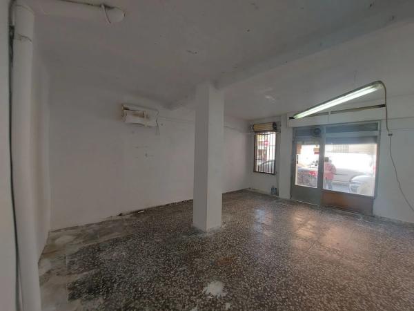 Local en calle Germans Navarro Caracena