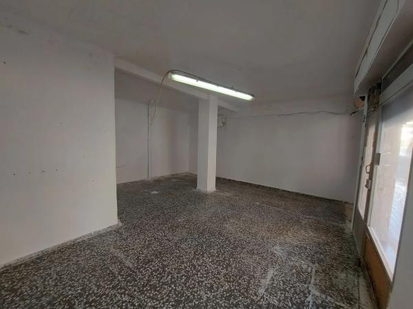 Local en calle Germans Navarro Caracena