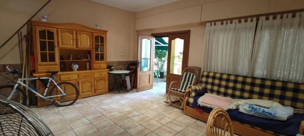 Local en Calas de Santa Pola este