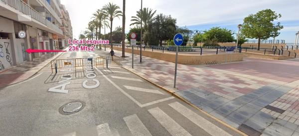 Local en avenida Alcalde Francisco Conejero Bas, 1