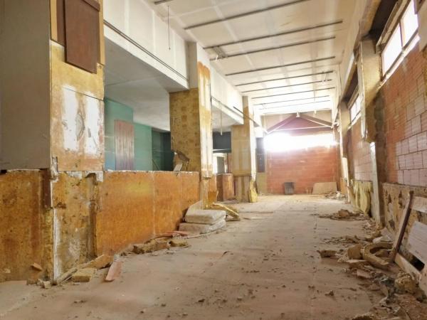 Local en avenida Alcalde Francisco Conejero Bas, 1