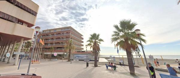 Local en avenida Alcalde Francisco Conejero Bas, 1