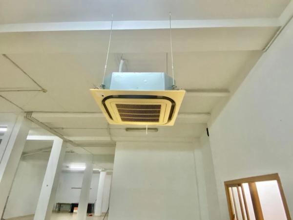 Local en calle Espronceda, 88