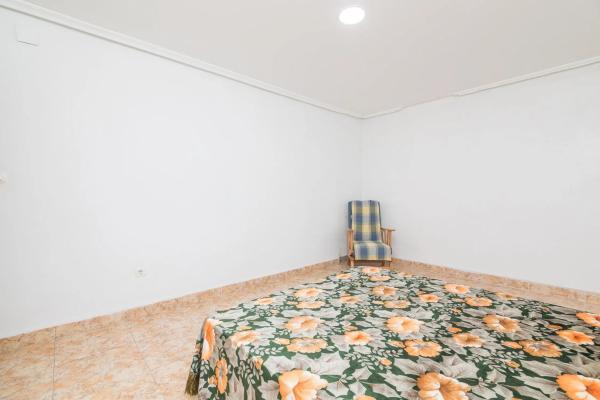 Local en La Hoya-Daimes-El Derramador