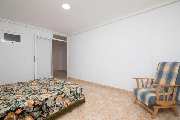 Local en La Hoya-Daimes-El Derramador