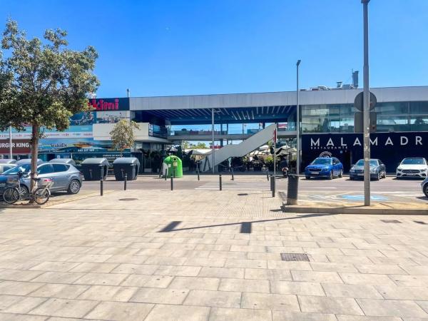 Local en pasaje Granada