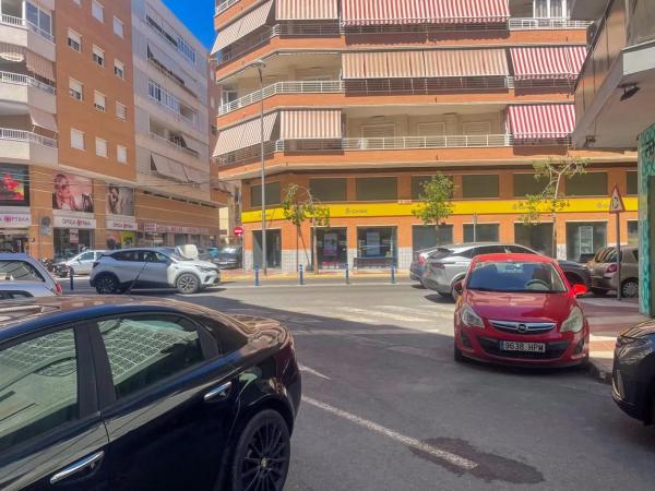 Local en pasaje Granada