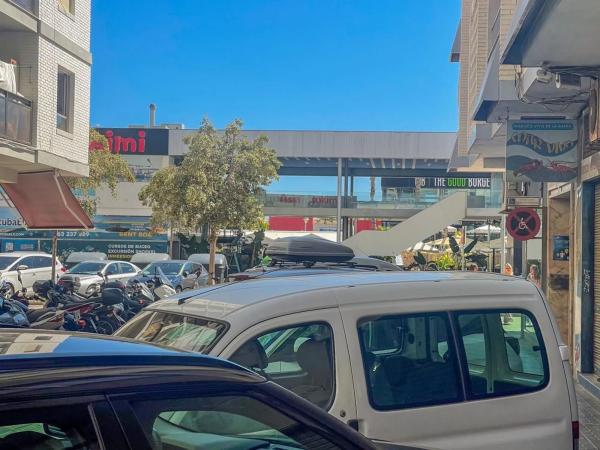 Local en pasaje Granada