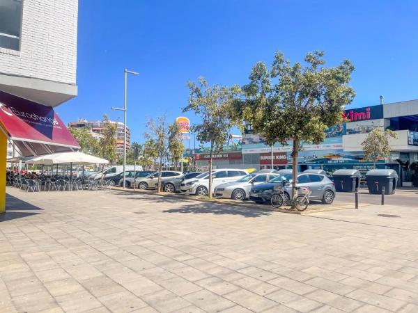 Local en pasaje Granada