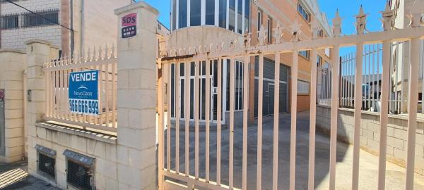 Nave en Barrio Toscar