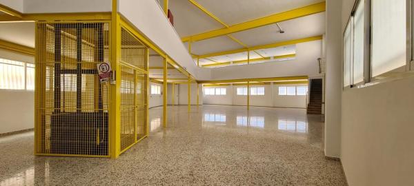 Nave en Barrio Toscar