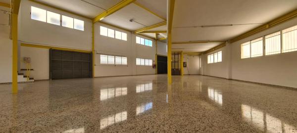 Nave en Barrio Toscar