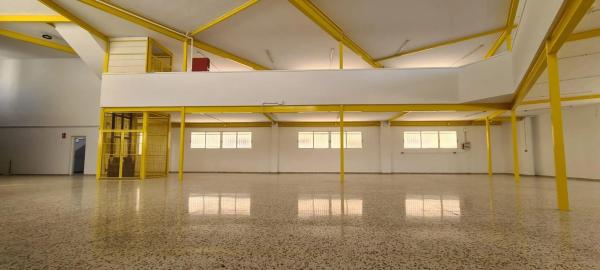 Nave en Barrio Toscar