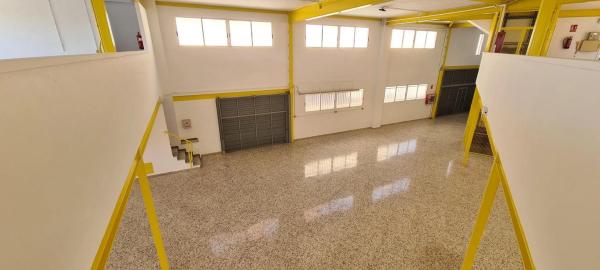 Nave en Barrio Toscar