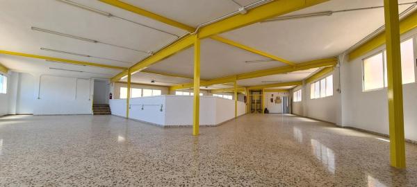 Nave en Barrio Toscar