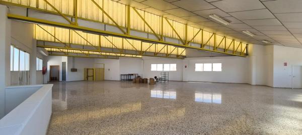 Nave en Barrio Toscar