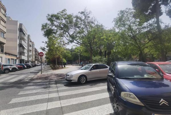 Local en calle Felipe Moya