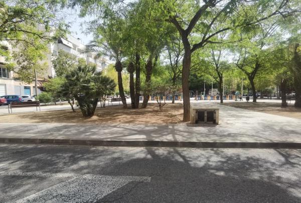 Local en calle Felipe Moya