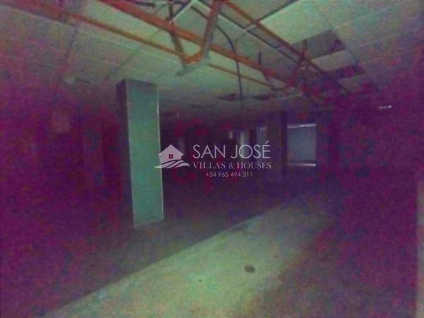 Local en Barrio Carrús Oeste