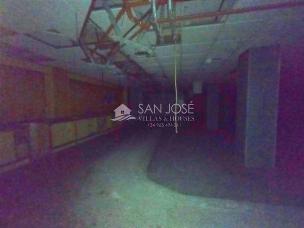 Local en Barrio Carrús Oeste