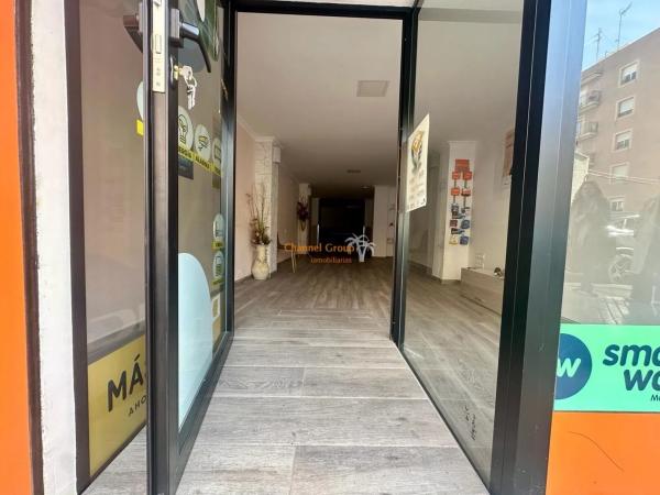 Local en Barrio Carrús Este