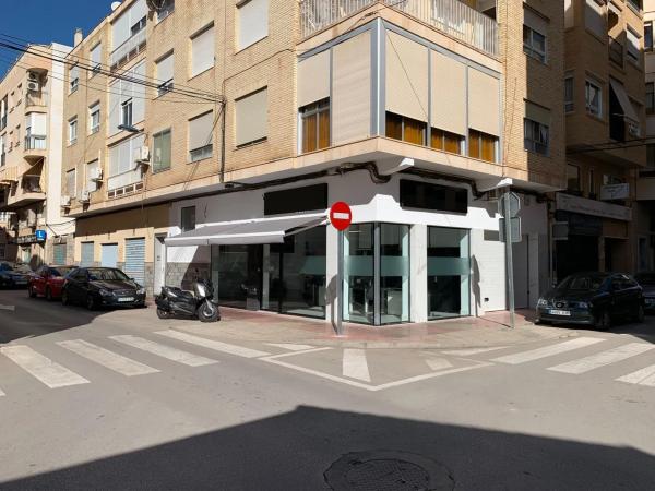 Local en calle Espoz y Mina, 32