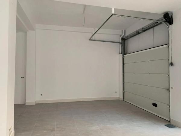 Local en calle Espoz y Mina, 32