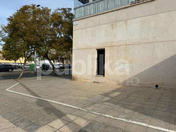 Local en calle Llevant