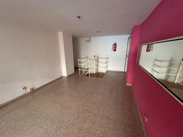 Local en calle Hernán Cortés, 15