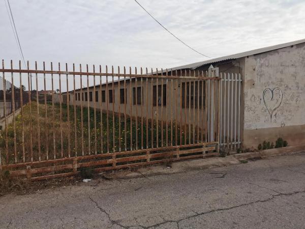 Nave en Algoda-Matola-Llano de San José