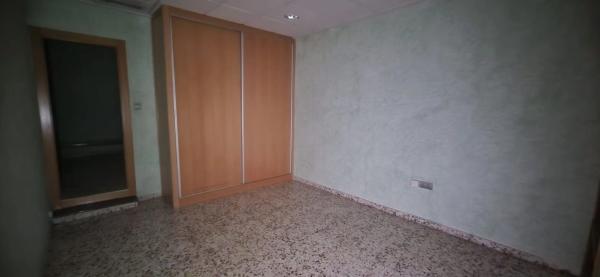 Local o nave en ronda Sud