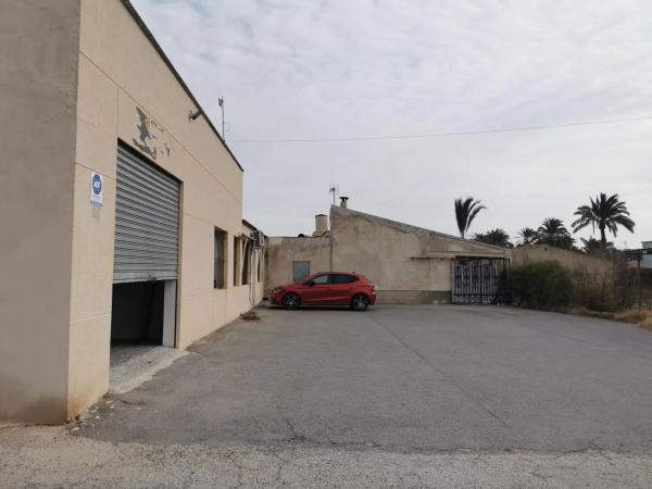 Nave en Algoda-Matola-Llano de San José