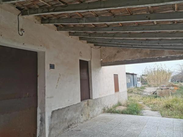 Nave en Algoda-Matola-Llano de San José