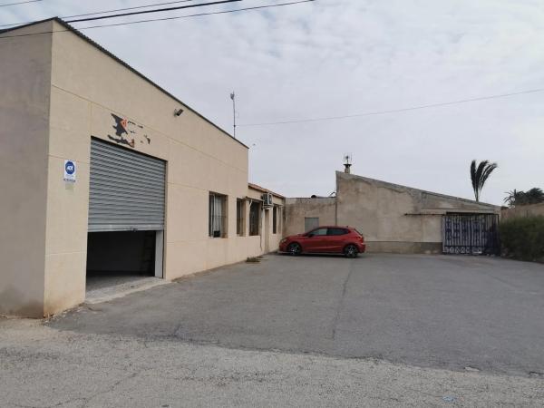 Nave en Algoda-Matola-Llano de San José