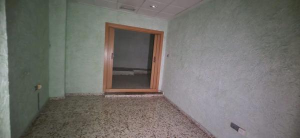 Local o nave en ronda Sud