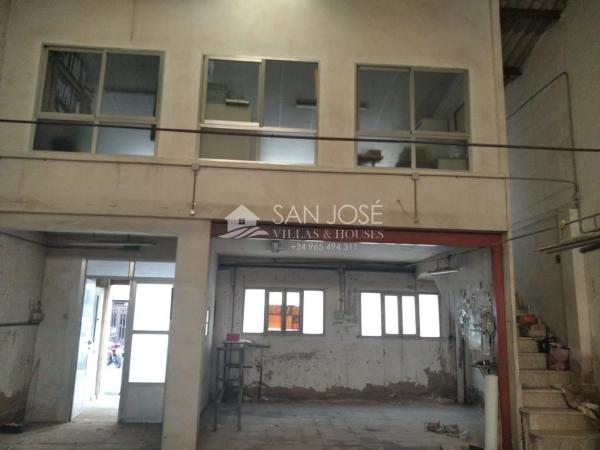 Nave en Barrio Sector V-El Canal