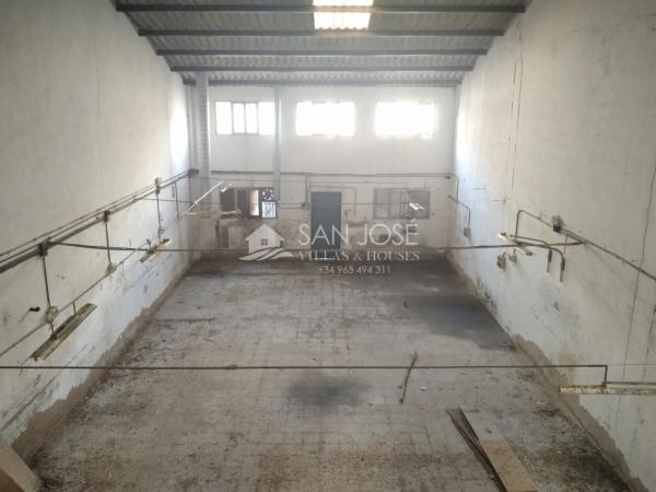 Nave en Barrio Sector V-El Canal