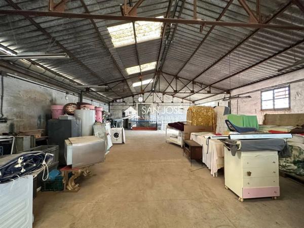 Nave en Algoda-Matola-Llano de San José