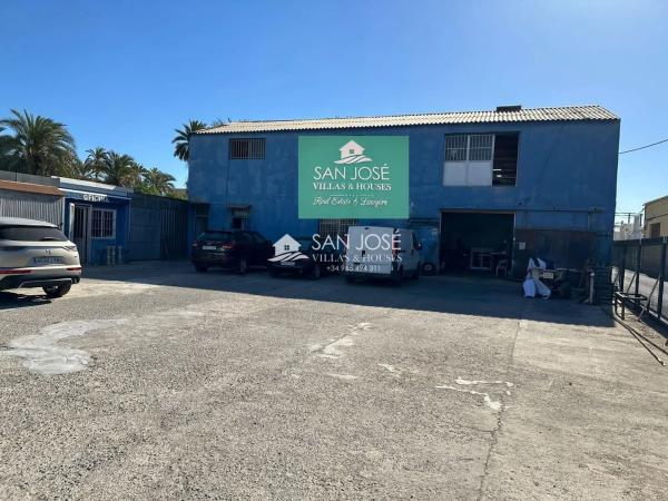 Nave en Algoda-Matola-Llano de San José