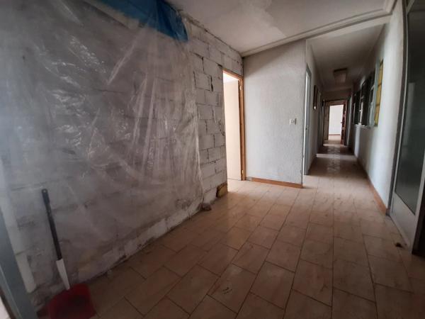 Nave en Barrio San Crispín