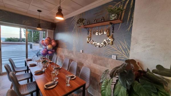 Restaurante en avenida Alcalde Francisco Conejero Bas, 25