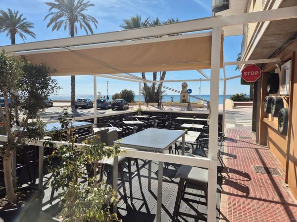 Restaurante en avenida Alcalde Francisco Conejero Bas, 25